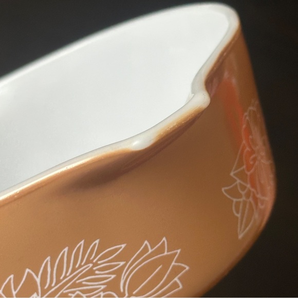 Vintage Pyrex Woodland Tan Round Casserole Dish 472-B 750ml - Picture 7 of 11